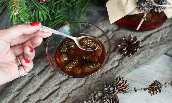 Тинктура на бази борових пупољака за лечење цервикалне остеохондрозе код куће